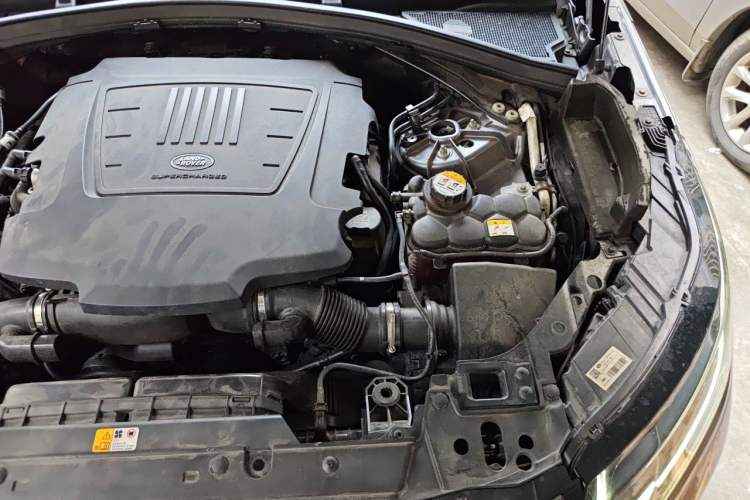 Used Land Rover Range Velar 2020 P340 R-DYNAMIC S Engine Bay Left