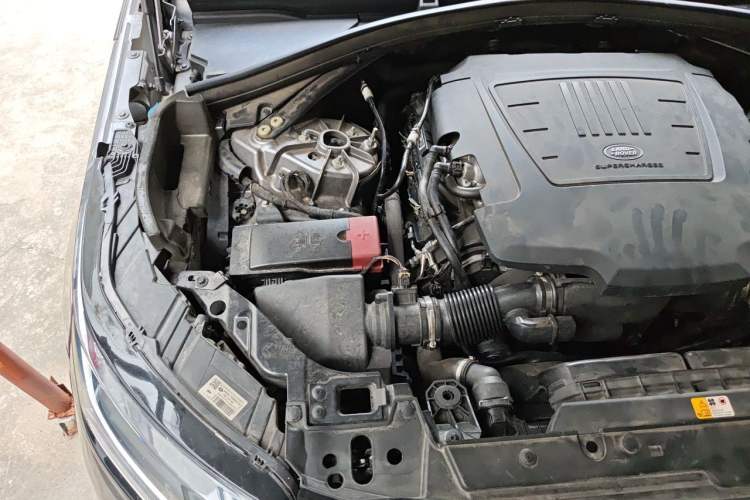 Used Land Rover Range Velar 2020 P340 R-DYNAMIC S Engine Bay Right