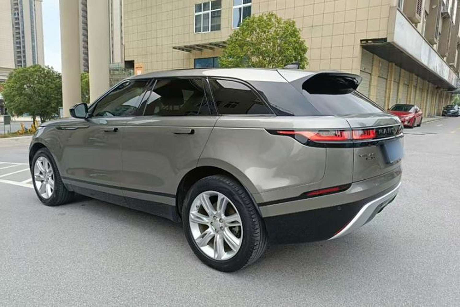 Used Land Rover Range Velar 2020 P250 R-DYNAMIC S Exterior 2