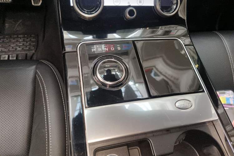 Used Land Rover Range Velar 2020 P250 R-DYNAMIC S Gear Lever