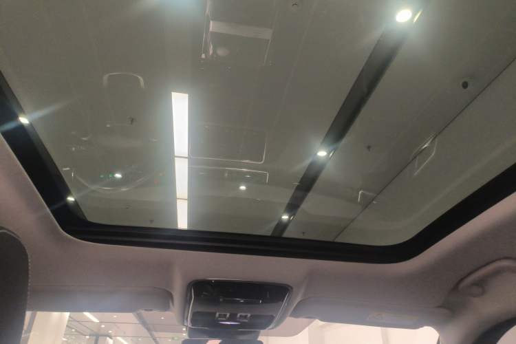 Used Land Rover Range Velar 2020 P250 Headliner
