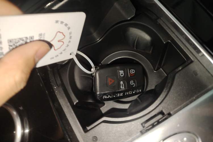 Used Land Rover Range Velar 2020 P250 R-DYNAMIC S Interior 1