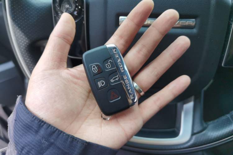 Used Land Rover Range Velar 2020 P340 R-DYNAMIC S Interior 1