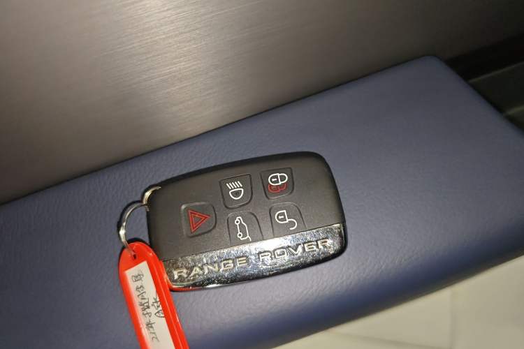 Used Land Rover Range Velar 2020 P250 R-DYNAMIC S Interior 1