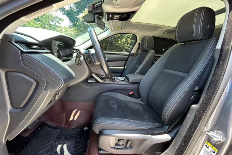 Used Land Rover Range Velar 2020 P250 Interior 3