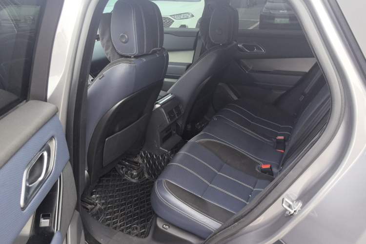 Used Land Rover Range Velar 2020 P250 R-DYNAMIC S Interior 3