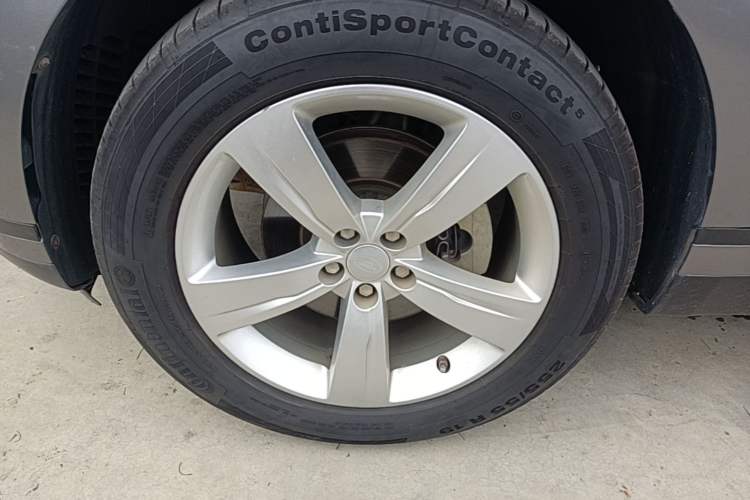 Used Land Rover Range Velar 2020 P250 Left Front Wheel Hub