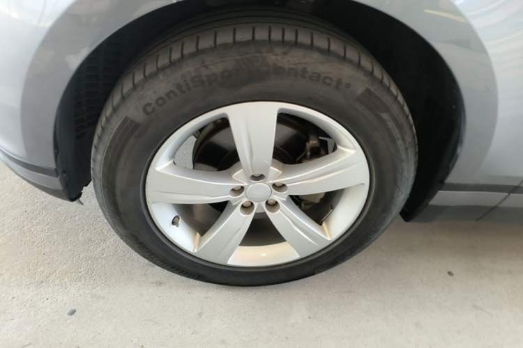 Used Land Rover Range Velar 2020 P250 Left Front Wheel Hub