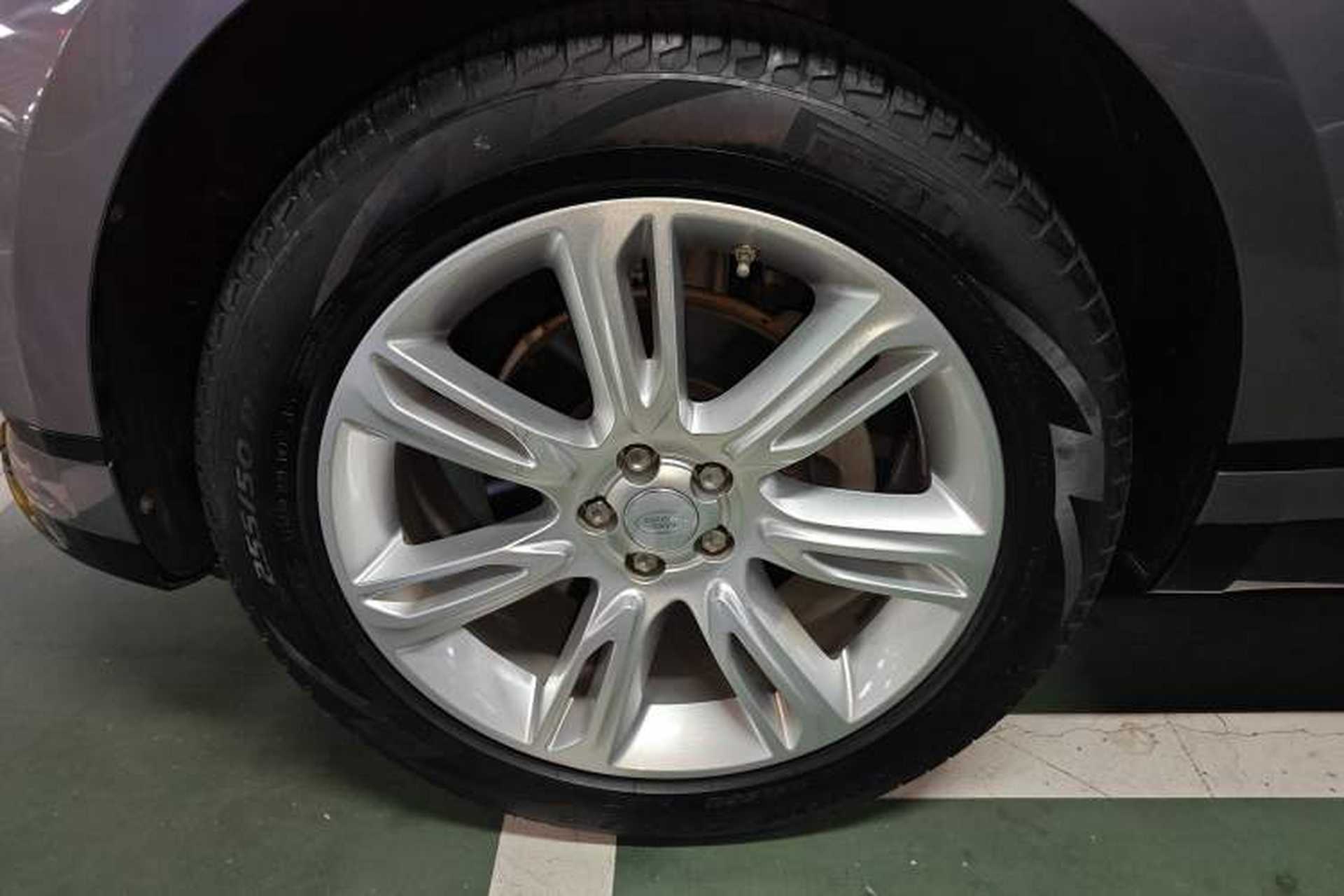 Used Land Rover Range Velar 2020 P250 R-DYNAMIC S Left Front Wheel Hub