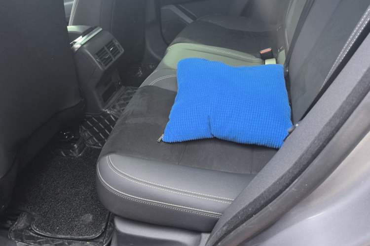 Used Land Rover Range Velar 2020 P250 Left Rear Seat