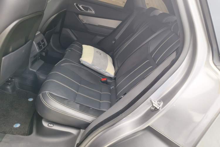 Used Land Rover Range Velar 2020 P250 R-DYNAMIC S Left Rear Seat