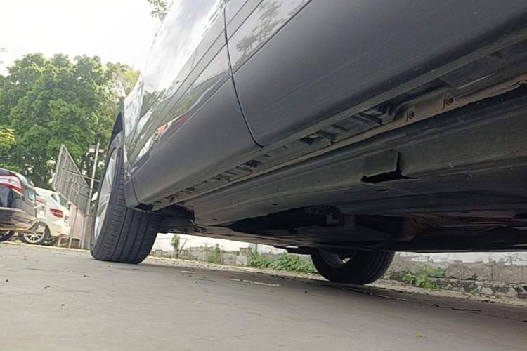 Used Land Rover Range Velar 2020 P250 Left Side Sill