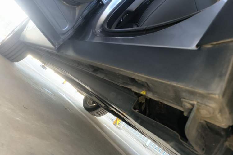 Used Land Rover Range Velar 2020 P250 Left Side Sill