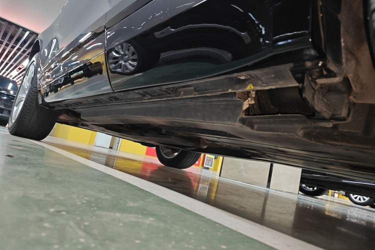 Used Land Rover Range Velar 2020 P250 R-DYNAMIC S Left Side Sill