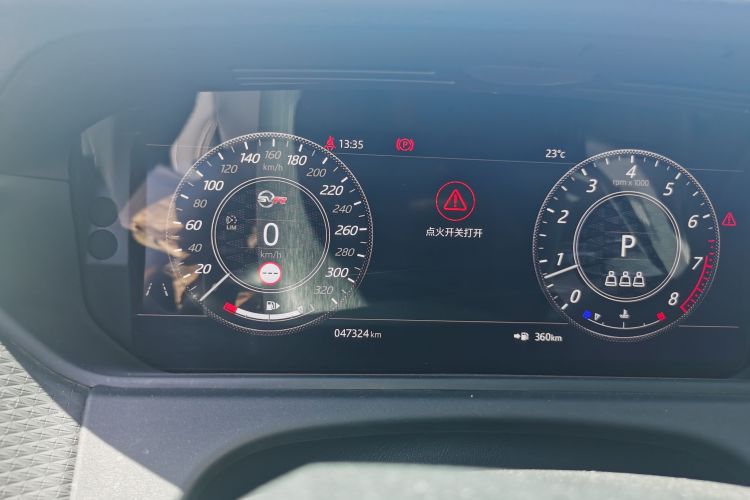 Used Land Rover Range Velar 2020 P250 Odometer Close Up