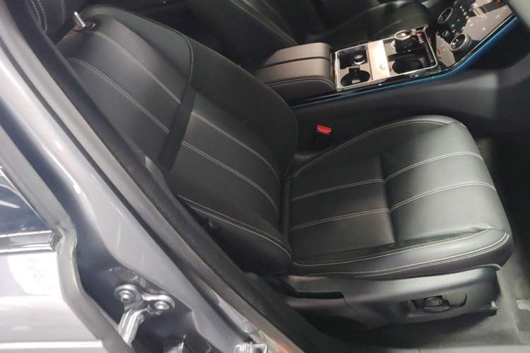 Used Land Rover Range Velar 2020 P250 R-DYNAMIC S Right Front Seat
