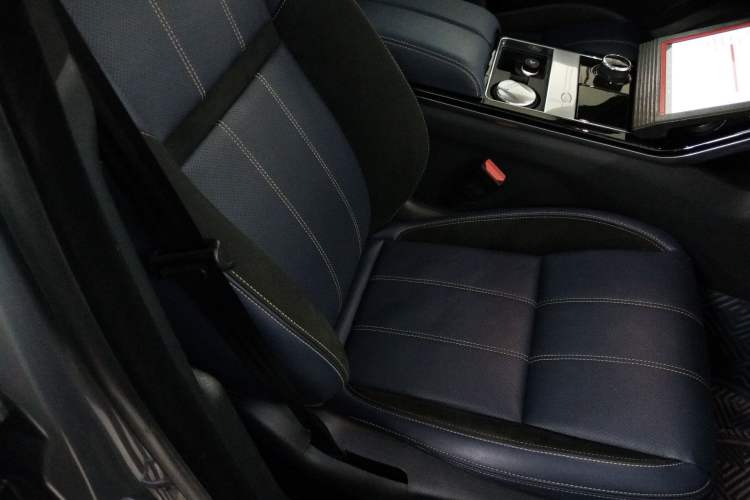 Used Land Rover Range Velar 2020 P250 R-DYNAMIC S Right Front Seat