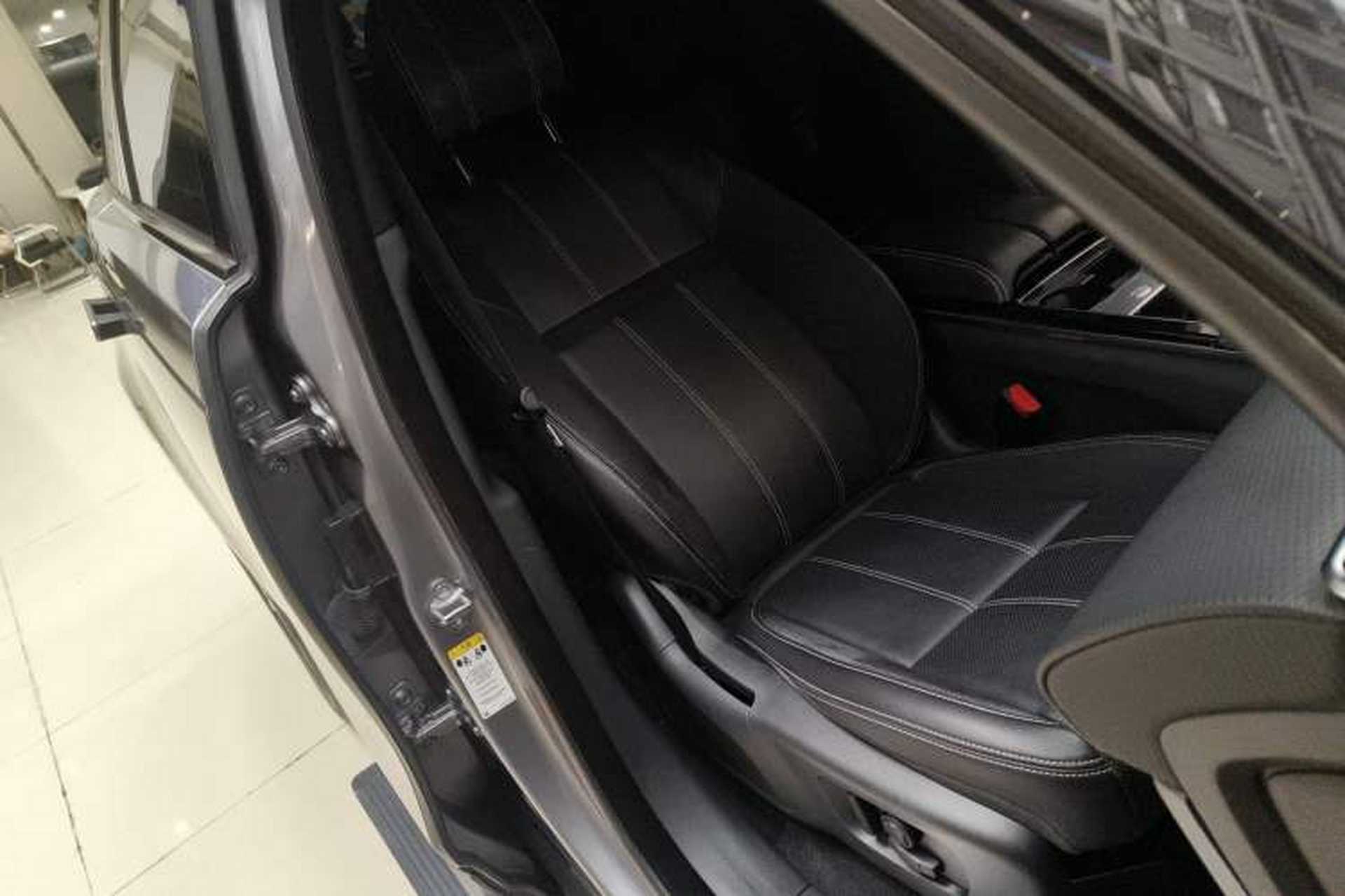 Used Land Rover Range Velar 2020 P250 R-DYNAMIC S Right Front Seat
