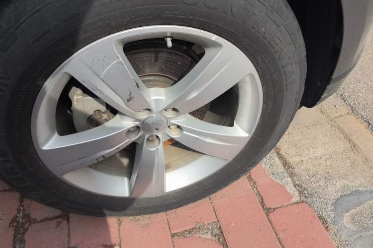 Used Land Rover Range Velar 2020 P250 Right Front Wheel Hub