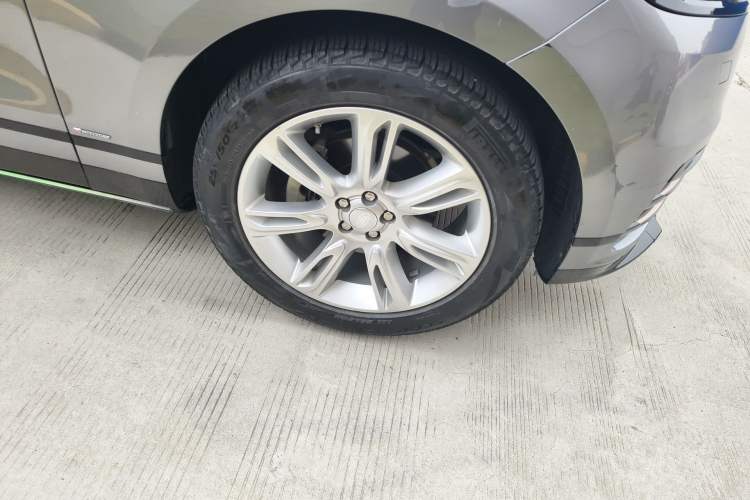 Used Land Rover Range Velar 2020 P250 R-DYNAMIC S Right Front Wheel Hub