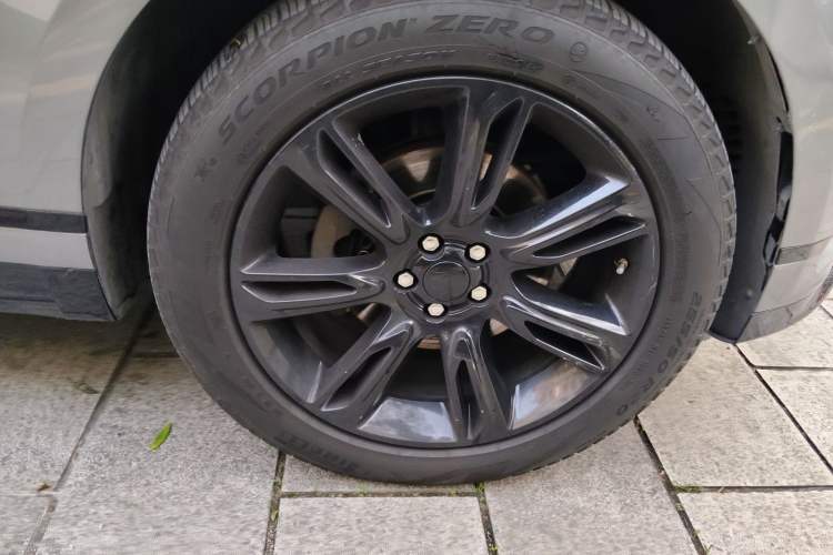 Used Land Rover Range Velar 2020 P250 R-DYNAMIC S Right Front Wheel Hub