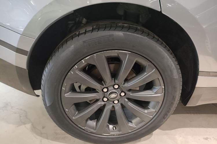 Used Land Rover Range Velar 2020 P340 R-DYNAMIC S Right Rear Wheel Hub