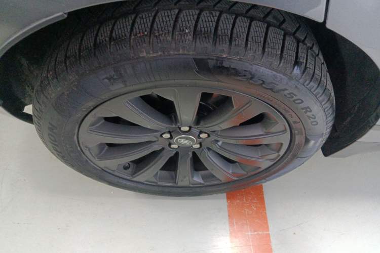 Used Land Rover Range Velar 2020 P340 R-DYNAMIC S Right Rear Wheel Hub