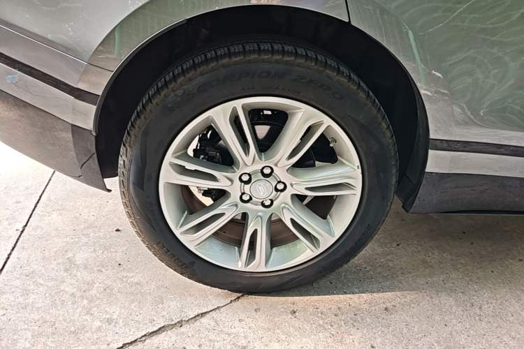 Used Land Rover Range Velar 2020 P250 R-DYNAMIC S Right Rear Wheel Hub