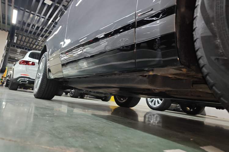 Used Land Rover Range Velar 2020 P250 R-DYNAMIC S Right Side Sill