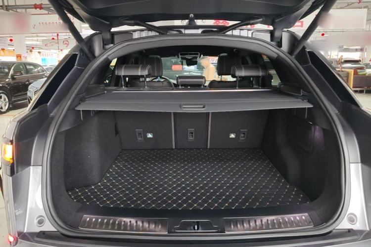 Used Land Rover Range Velar 2020 P250 R-DYNAMIC S Trunk