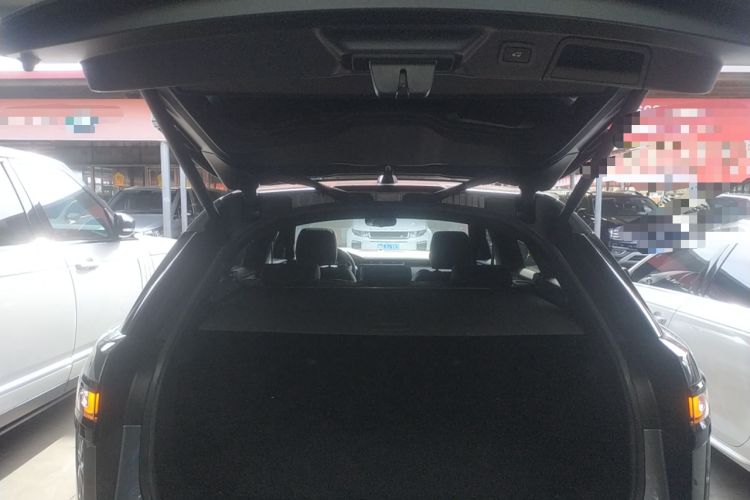 Used Land Rover Range Velar 2020 P250 R-DYNAMIC S Trunk