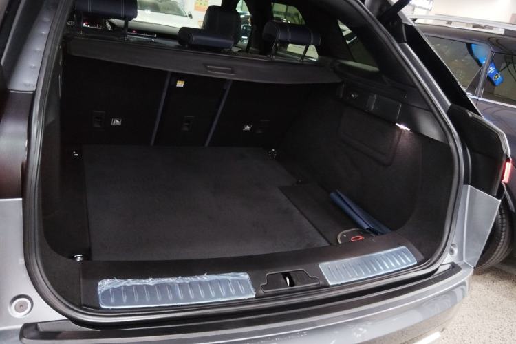 Used Land Rover Range Velar 2020 P250 R-DYNAMIC S Trunk