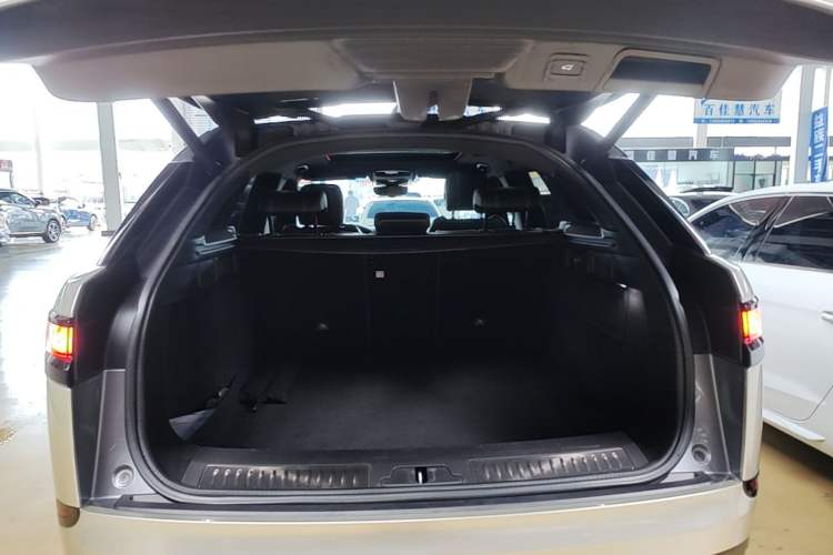 Used Land Rover Range Velar 2020 P250 R-DYNAMIC S Trunk