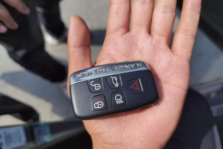 Used Land Rover Range Velar 2020 P250 R-DYNAMIC S Vehicle Key