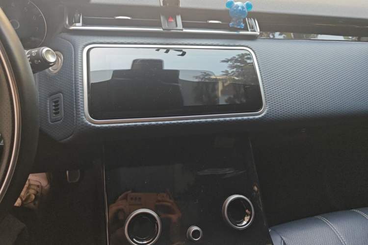 Used Land Rover Range Velar 2020 P250 R-DYNAMIC S Audio And AC Panel