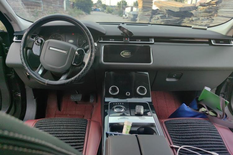 Used Land Rover Range Velar 2020 P250 Center Console