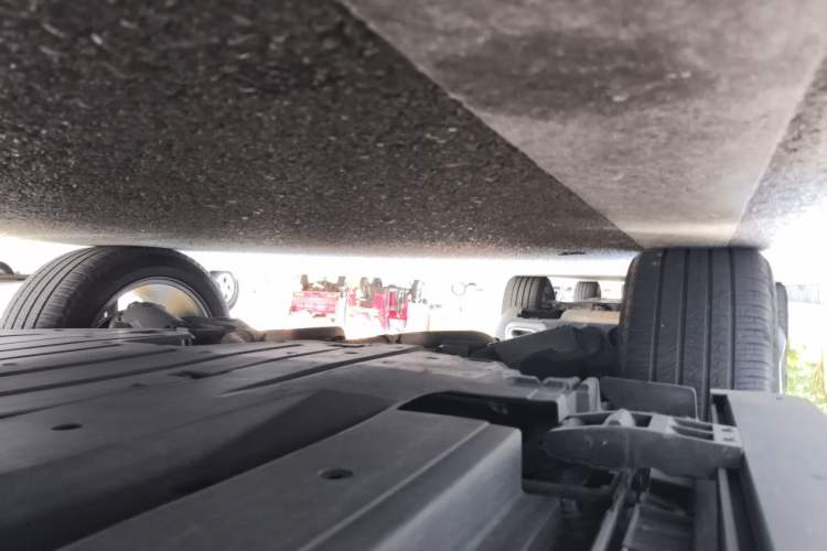 Used Land Rover Range Velar 2020 P250 R-DYNAMIC S Chassis Rear Right