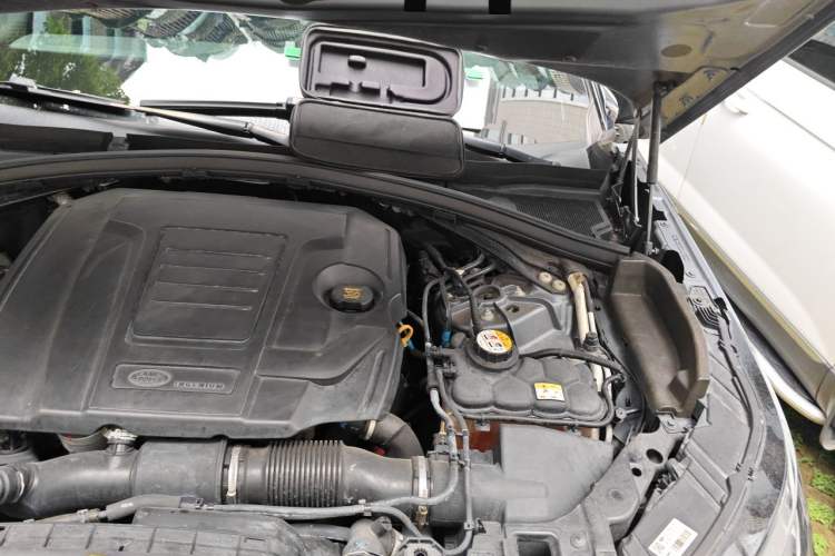 Used Land Rover Range Velar 2020 P250 R-DYNAMIC S Engine Bay Left