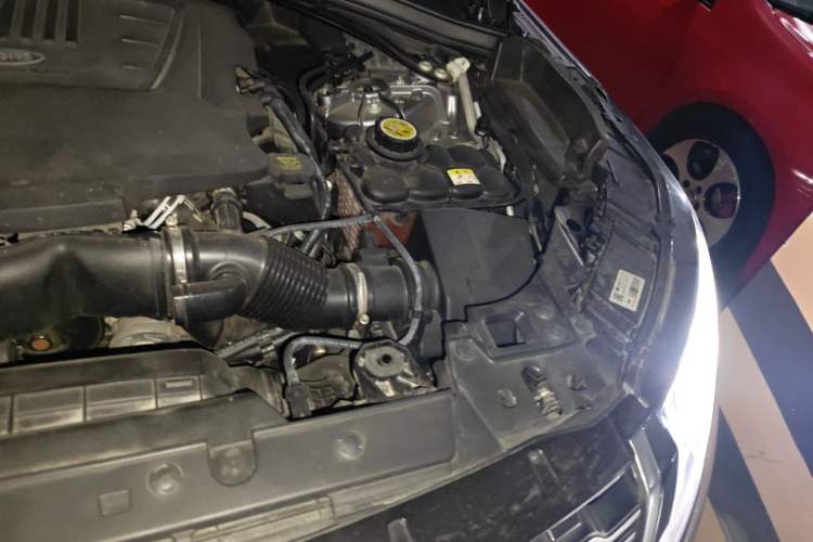 Used Land Rover Range Velar 2020 P340 R-DYNAMIC S Engine Bay Left