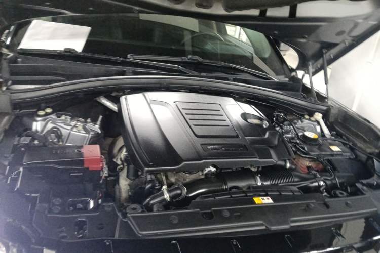 Used Land Rover Range Velar 2020 P250 Engine Bay