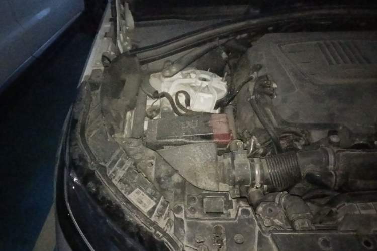 Used Land Rover Range Velar 2020 P340 R-DYNAMIC S Engine Bay Right
