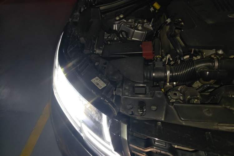 Used Land Rover Range Velar 2020 P340 R-DYNAMIC S Engine Bay Right