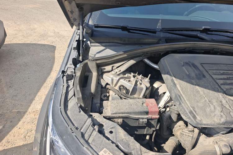 Used Land Rover Range Velar 2020 P250 R-DYNAMIC S Engine Bay Right