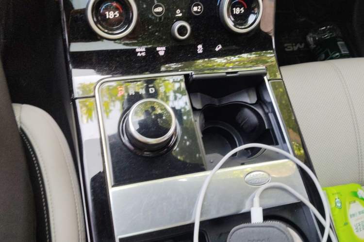 Used Land Rover Range Velar 2020 P340 R-DYNAMIC S Gear Lever
