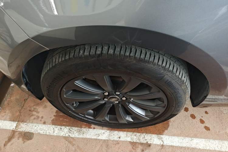 Used Land Rover Range Velar 2020 P340 R-DYNAMIC S Left Front Wheel Hub