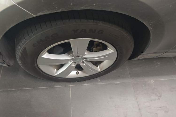 Used Land Rover Range Velar 2020 P250 Left Front Wheel Hub
