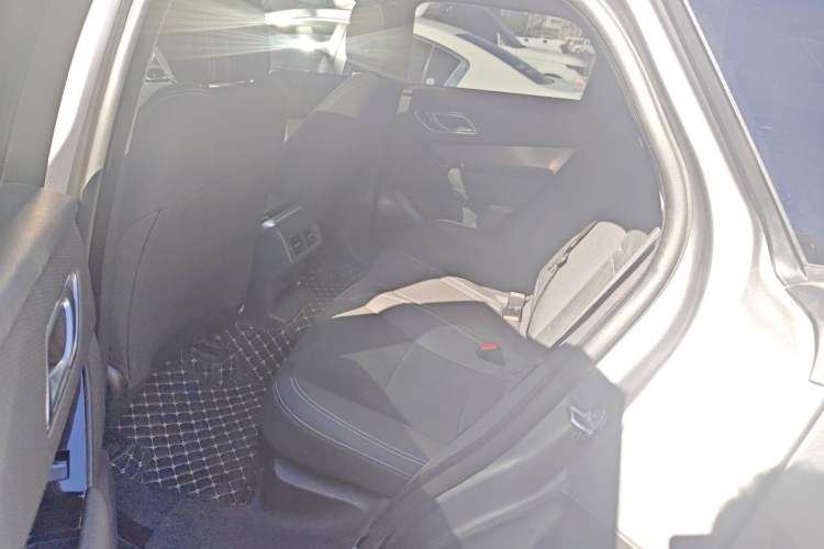 Used Land Rover Range Velar 2020 P250 Left Rear Seat