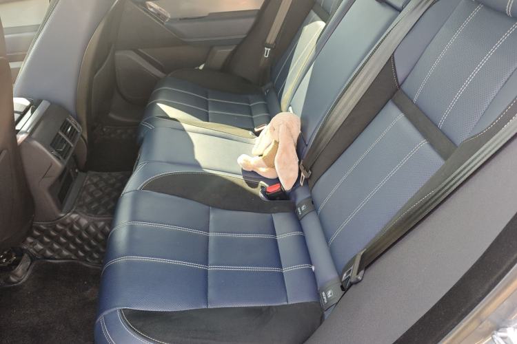 Used Land Rover Range Velar 2020 P250 R-DYNAMIC S Left Rear Seat