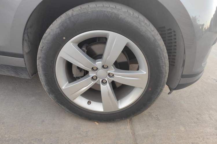 Used Land Rover Range Velar 2020 P250 Right Front Wheel Hub