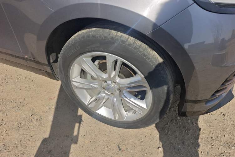 Used Land Rover Range Velar 2020 P250 R-DYNAMIC S Right Front Wheel Hub
